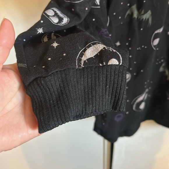 Disney Black Nightmare Before Christmas Sleeping shirt - Picture 5 of 6